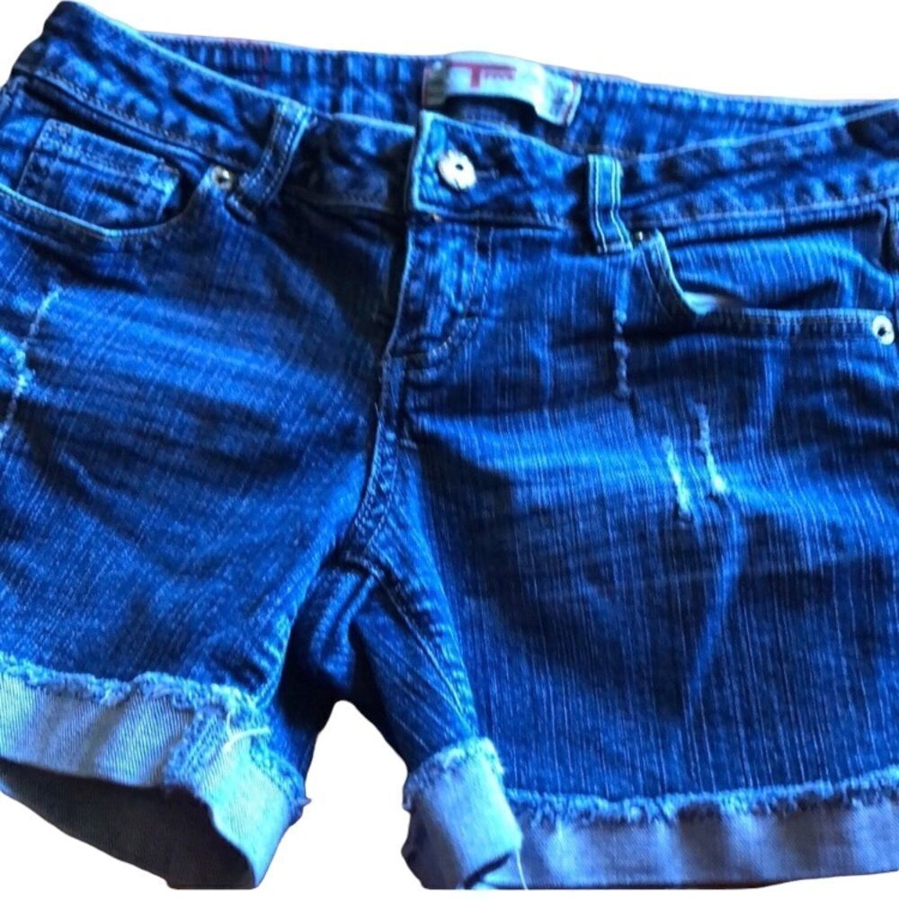 Delia T 5 denim shorts hrs size 5 like new